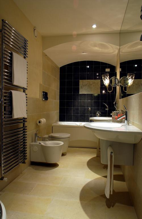 Charming Hotel Dei Chiostri Follina ภายนอก รูปภาพ