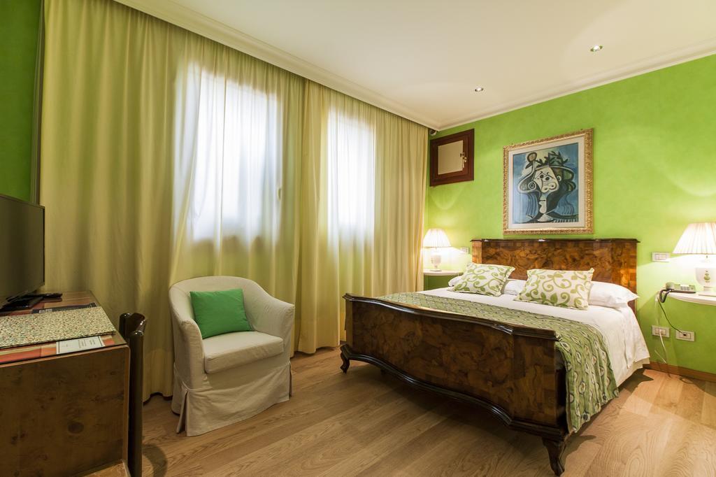 Charming Hotel Dei Chiostri Follina ภายนอก รูปภาพ