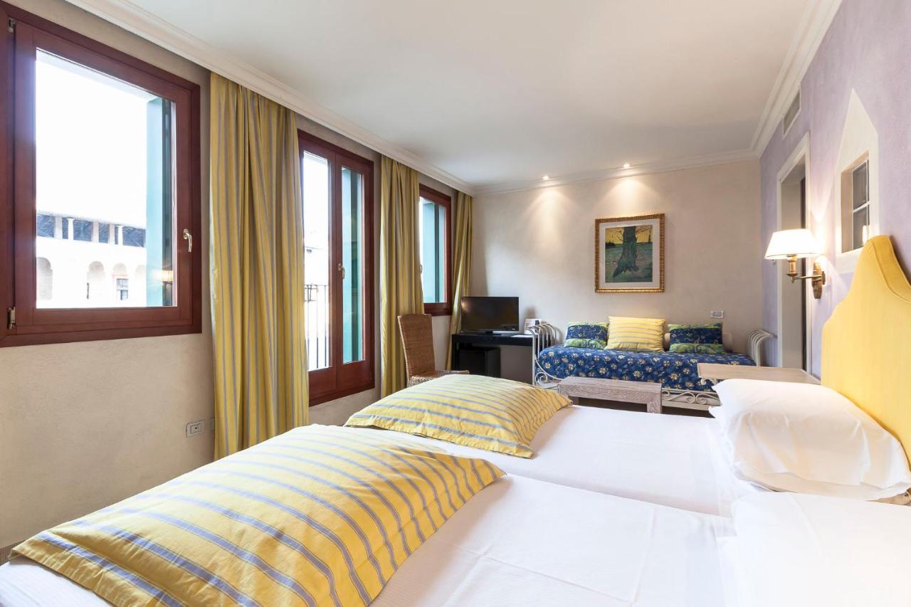 Charming Hotel Dei Chiostri Follina ภายนอก รูปภาพ