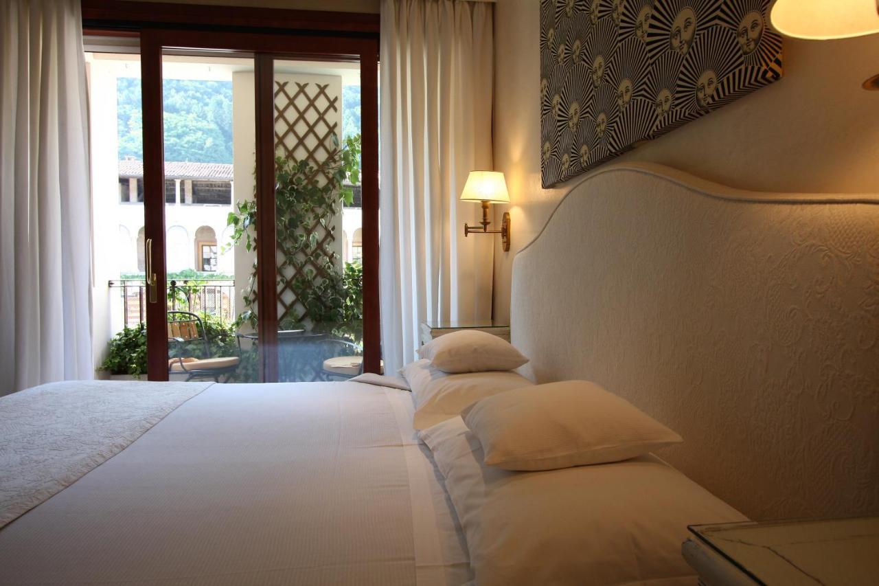 Charming Hotel Dei Chiostri Follina ภายนอก รูปภาพ